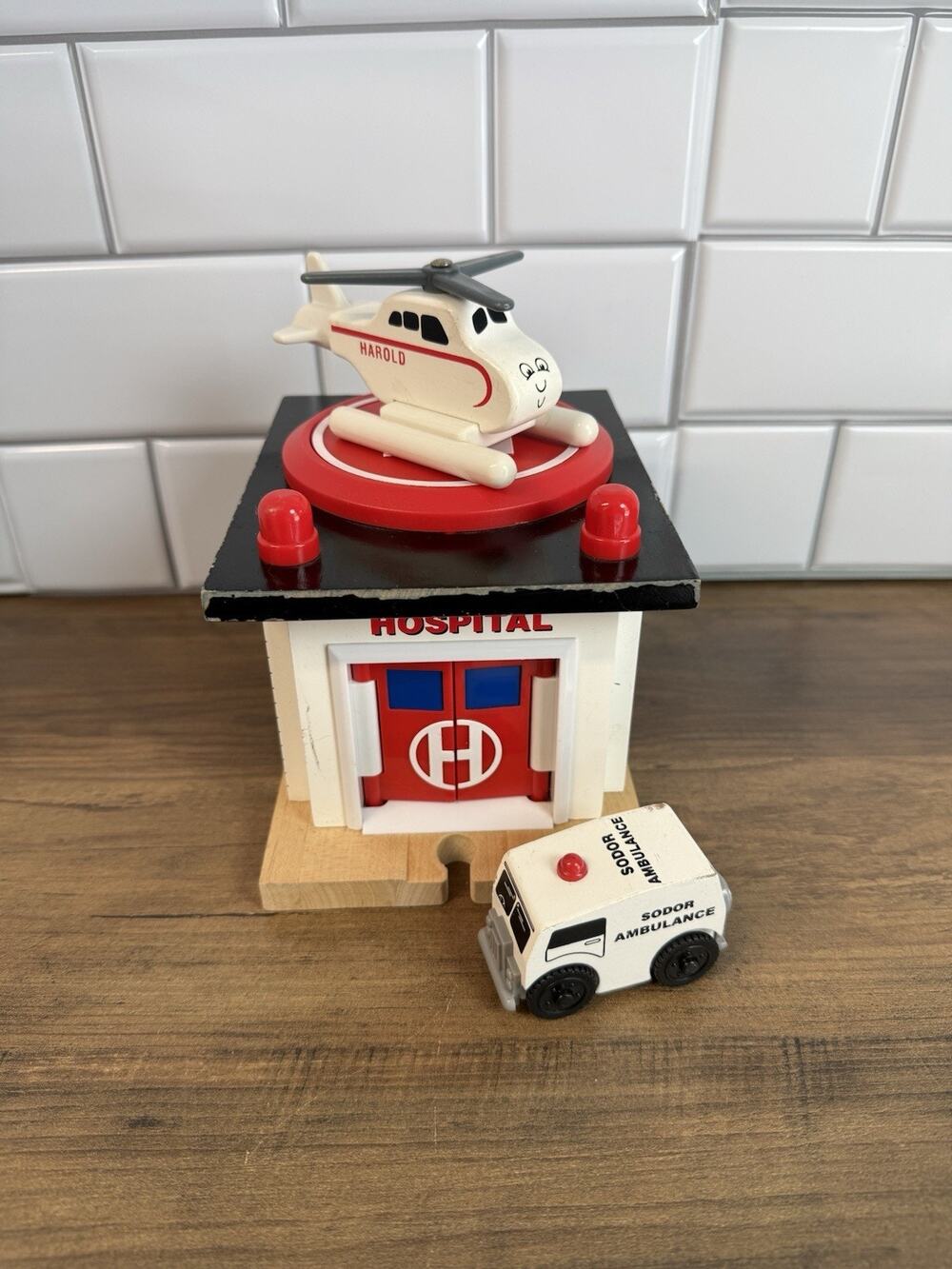 Learning Curve Wooden Thomas Train Sodor Rescue Hospital! Ambulance & Harold!
